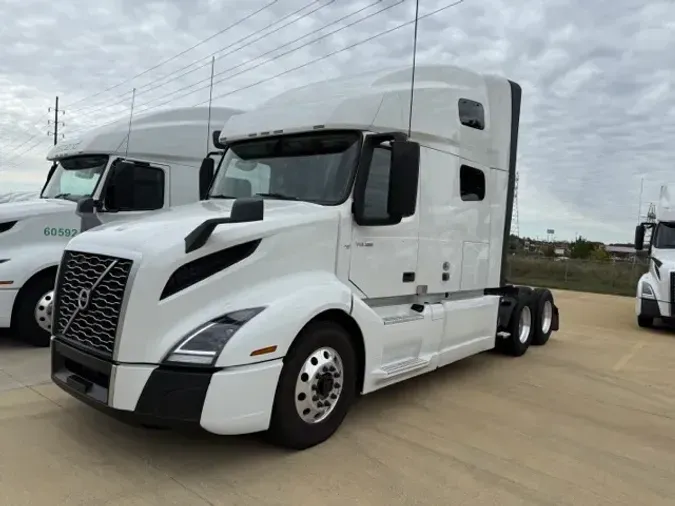 2021 VOLVO VNL64T760