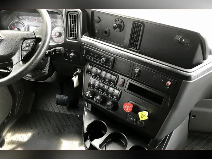 2022 INT LT625 6x4