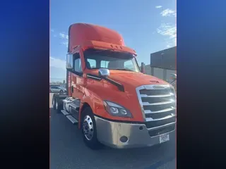 2020 FREIGHTLINER/MERCEDES NEW CASCADIA PX12664