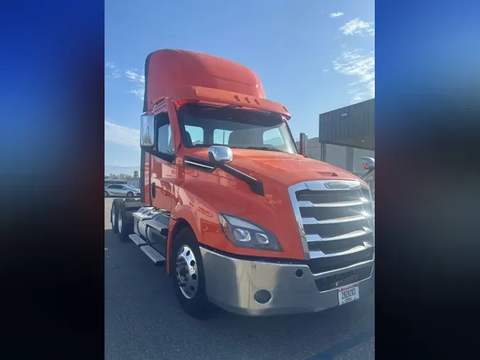 2020 FREIGHTLINER/MERCEDES NEW CASCADIA PX126647a5e28c35203f6e7172f86e10c2fa257