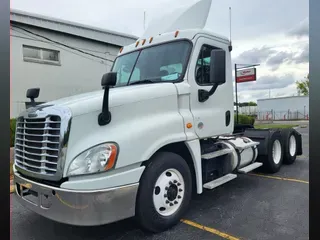 2017 FREIGHTLINER/MERCEDES CASCADIA 125