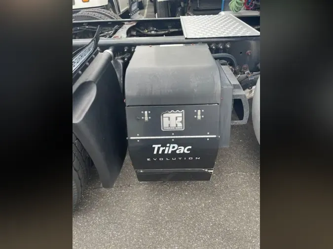 2016 FREIGHTLINER CASCADIA 125