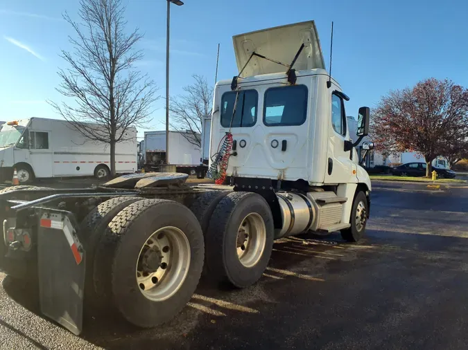 2019 FREIGHTLINER/MERCEDES CASCADIA 125