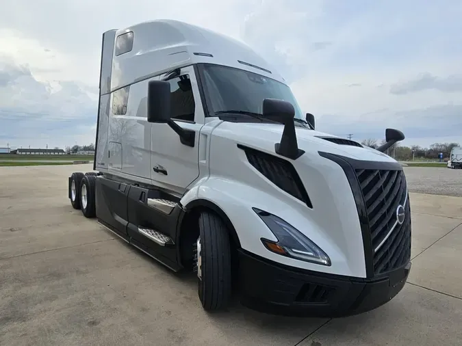 2026 VOLVO VNL64T860