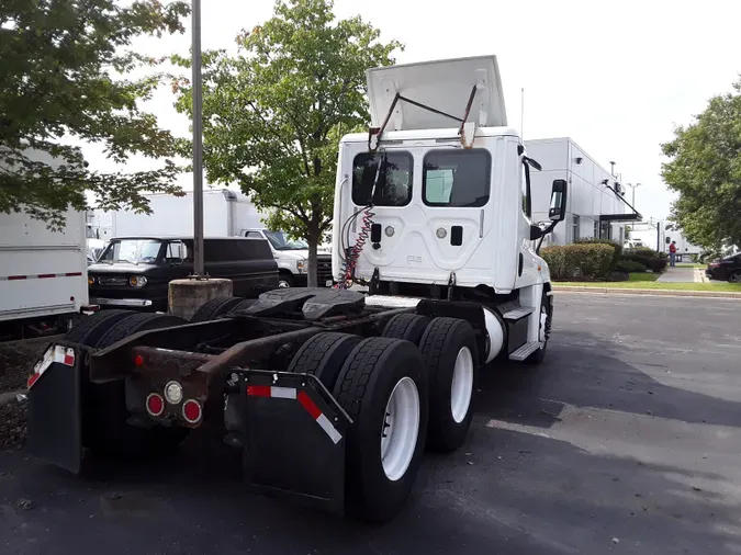 2016 FREIGHTLINER/MERCEDES CASCADIA 125