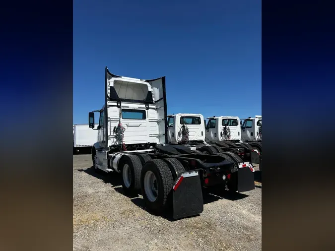 2018 VOLVO VNL64T-300