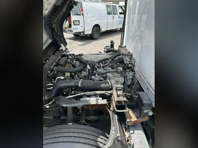 2020 ISUZU NQR