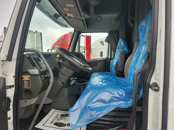 2020 VOLVO VNL760