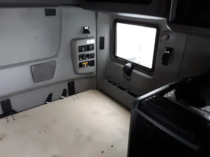 2019 NAVISTAR INTERNATIONAL LT625 SLPR CAB7a6c6a2adc9f1345c301a92f92e6e304