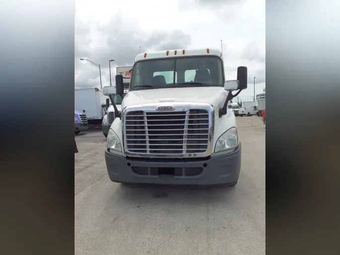 2016 FREIGHTLINER/MERCEDES CASCADIA 113