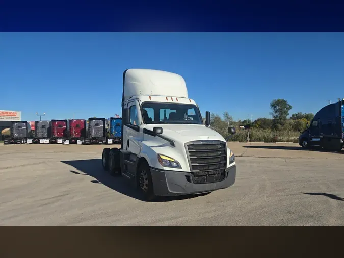 2022 Freightliner Cascadia 1267a6e9a0f569f55e63dc848c5ff7504ef