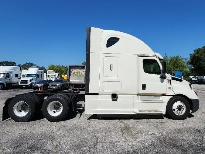 2019 Freightliner T12664ST