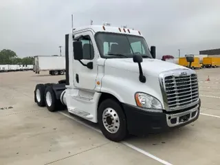 2016 FREIGHTLINER X12564ST