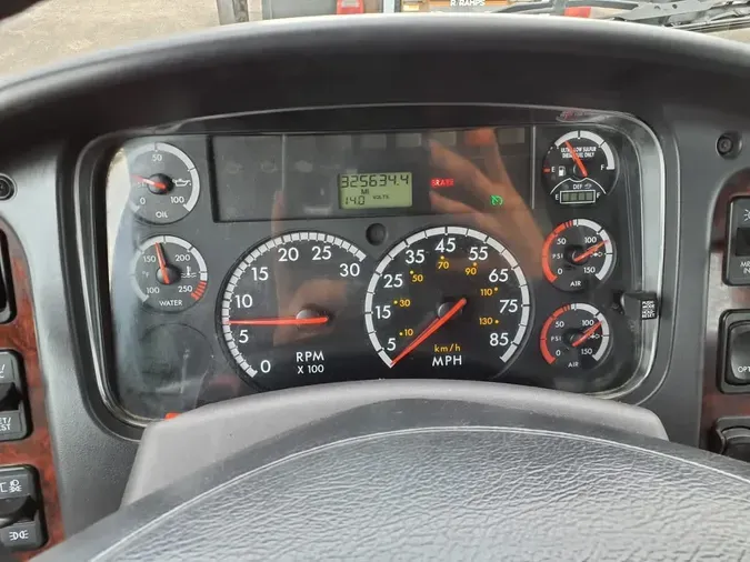 2014 FREIGHTLINER/MERCEDES M2 106