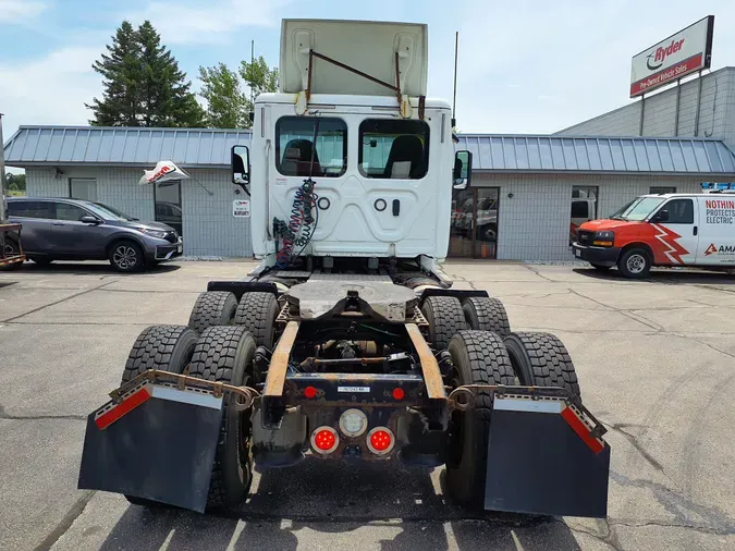 2018 FREIGHTLINER/MERCEDES CASCADIA 125