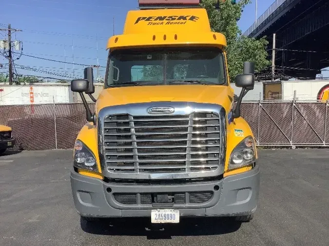 2018 Freightliner X12564ST