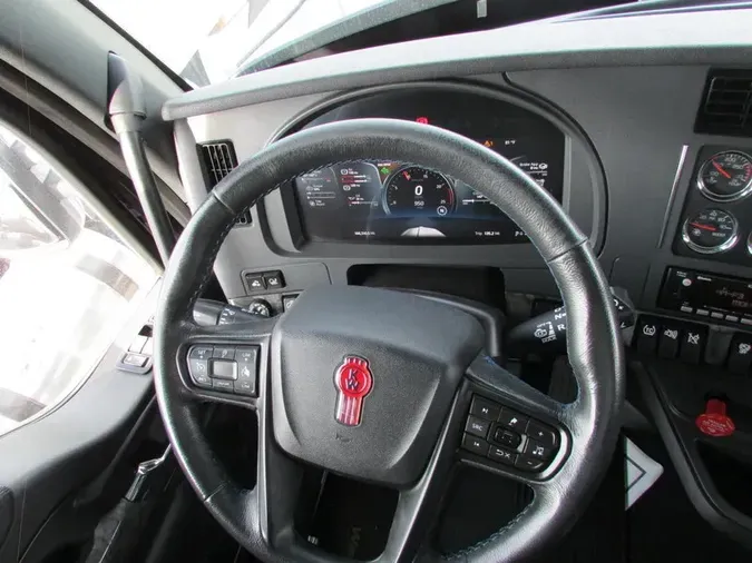 2023 Kenworth W990
