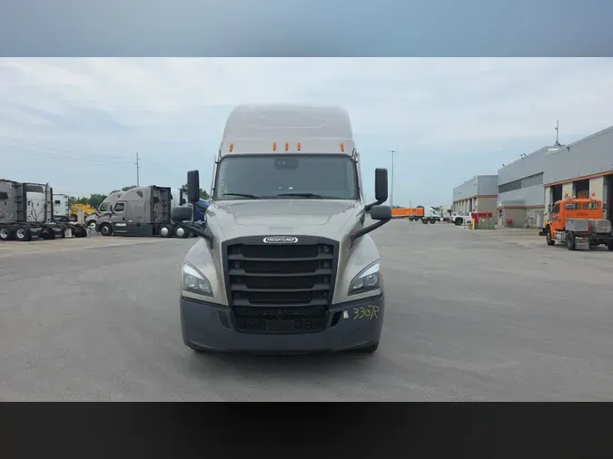 2025 Freightliner Cascadia 126