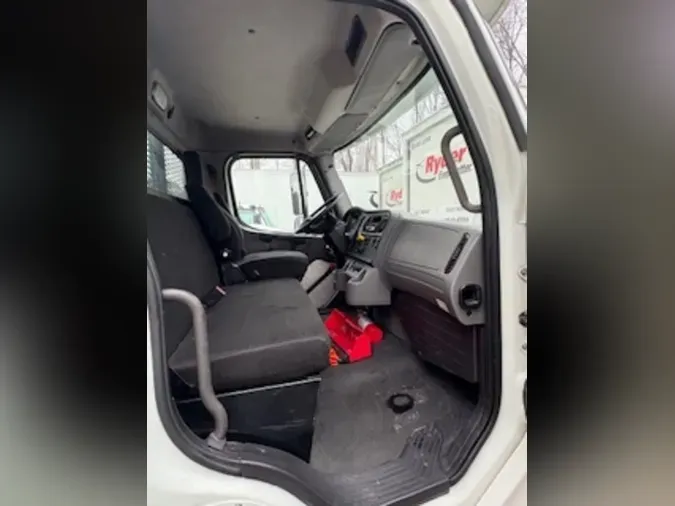 2015 FREIGHTLINER/MERCEDES M2 106