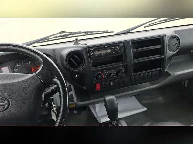 2020 HINO 195