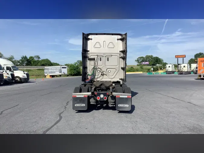 2024 Freightliner Cascadia 126