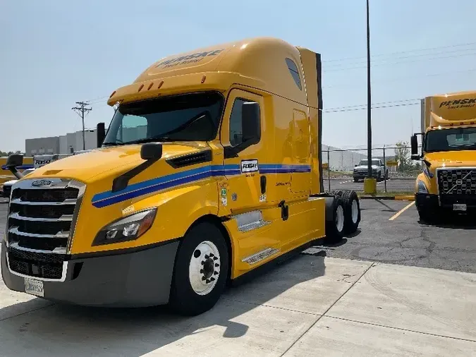 2019 Freightliner T12664ST