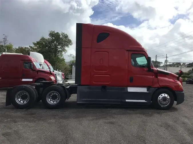 2020 FREIGHTLINER CA126