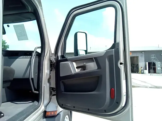 2022 Freightliner Cascadia 126