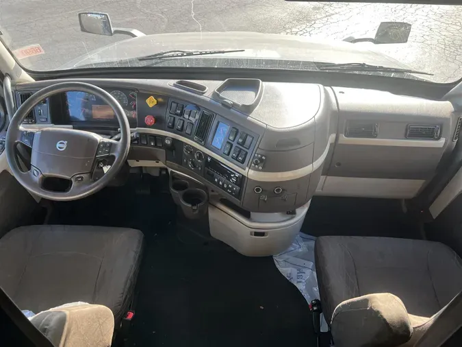2019 Volvo VNL64T670