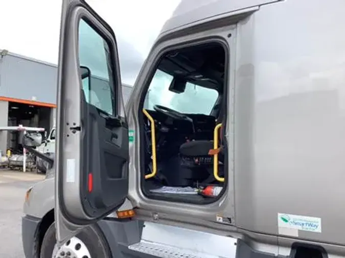 2023 Freightliner Cascadia