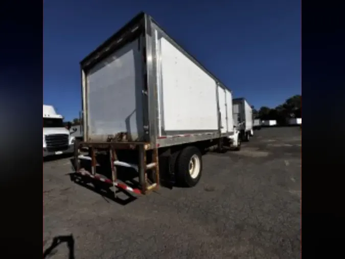2019 FREIGHTLINER M2 106