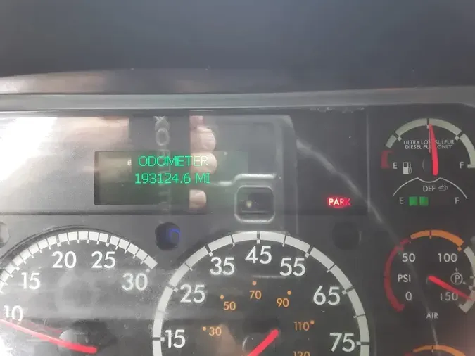 2016 FREIGHTLINER M2 106