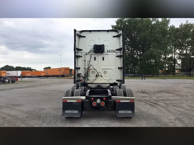 2023 Freightliner Cascadia 126