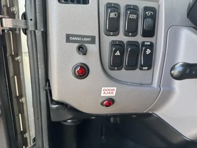 2020 Peterbilt 337