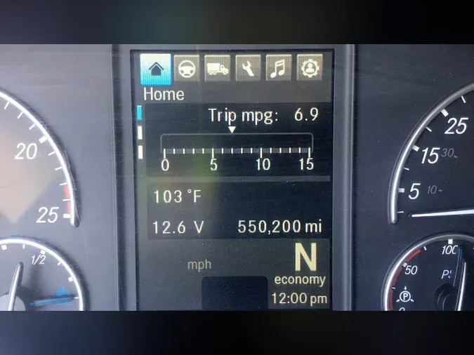 2020 Freightliner Cascadia 126