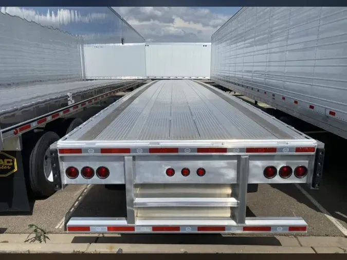 2024 Mac Trailers Flatbed