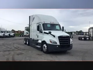 2023 Freightliner Cascadia 126