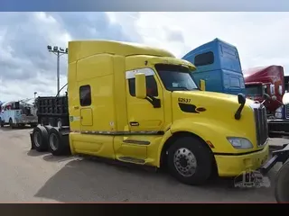 2017 PETERBILT 579