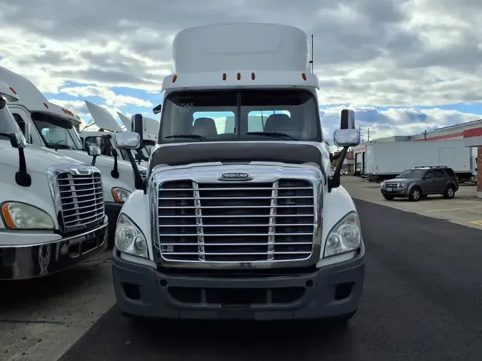 2017 FREIGHTLINER/MERCEDES CASCADIA 125