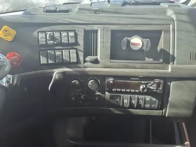 2020 VOLVO VNL64T-7607aa5649023e893019348be99b325c28d