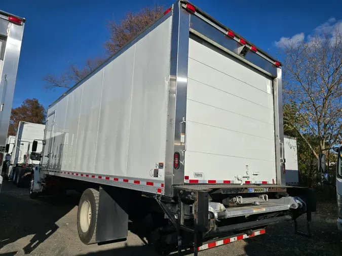 2017 FREIGHTLINER/MERCEDES M2 106