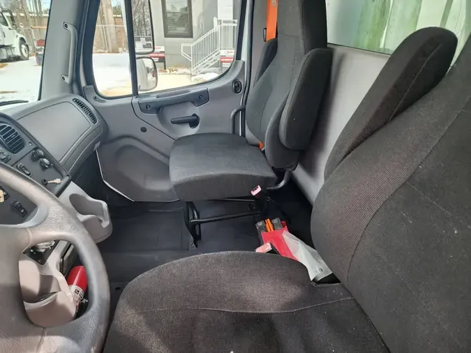 2014 FREIGHTLINER/MERCEDES M2 106