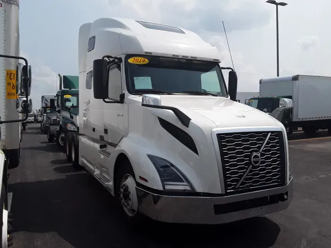 2019 VOLVO VNL64T-760