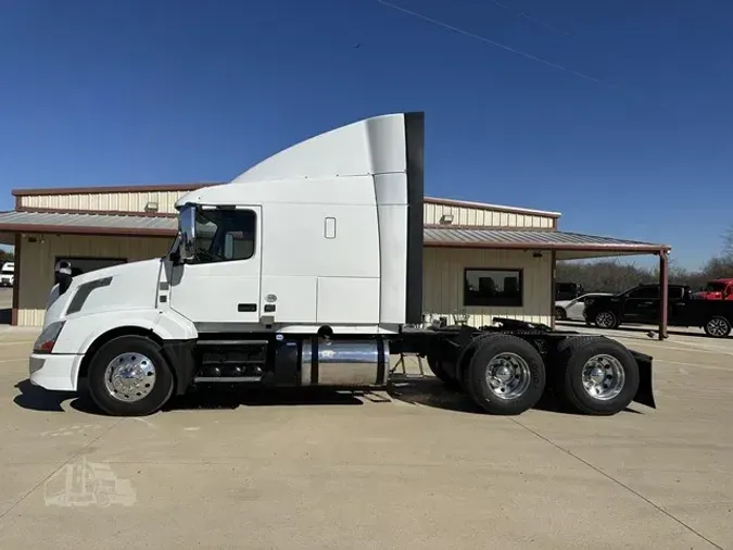 2017 VOLVO VNL64T630