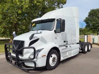 2020 VOLVO VNR64T-640