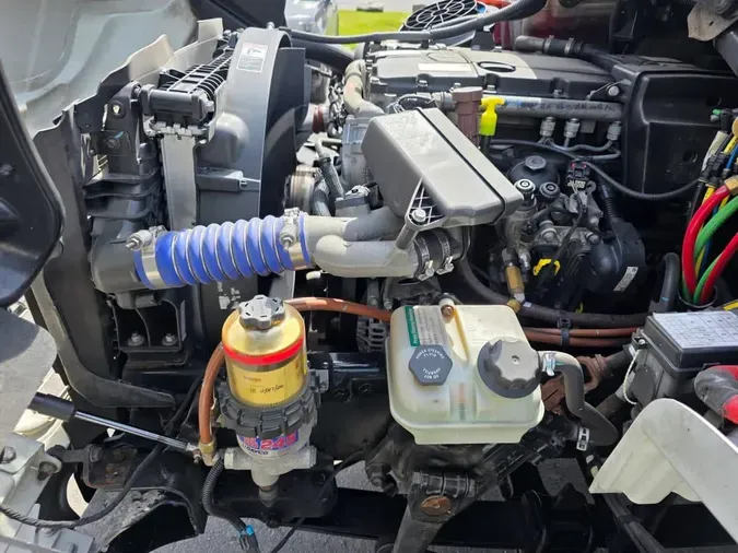2020 FREIGHTLINER/MERCEDES M2 106