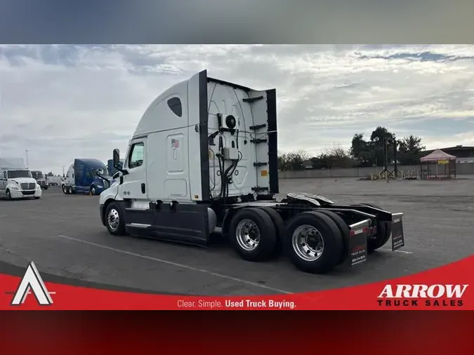 2021 FREIGHTLINER CA126