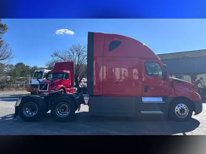 2021 FREIGHTLINER CASCADIA 126