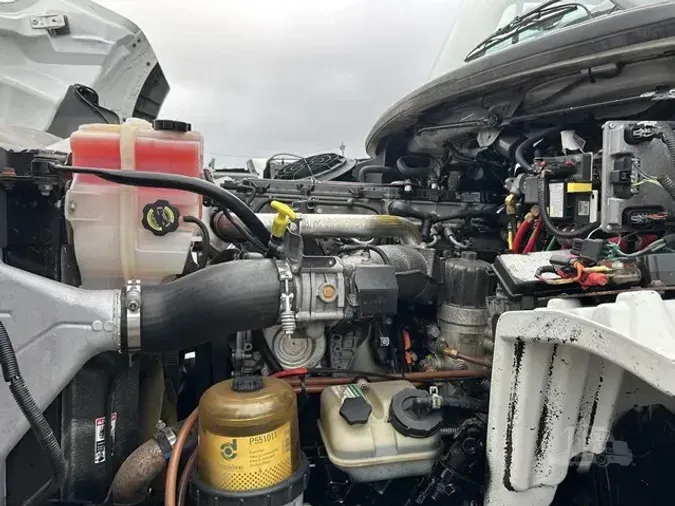 2013 FREIGHTLINER BUSINESS CLASS M2 112