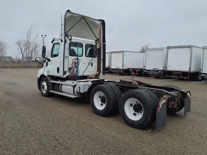 2020 FREIGHTLINER/MERCEDES NEW CASCADIA 116